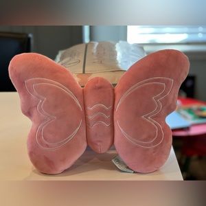 Beddy’s Amelia decorative pillow